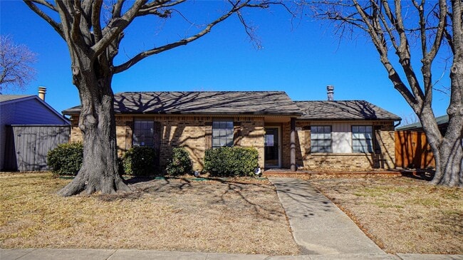 Photo - 2115 Chatsworth Rd House