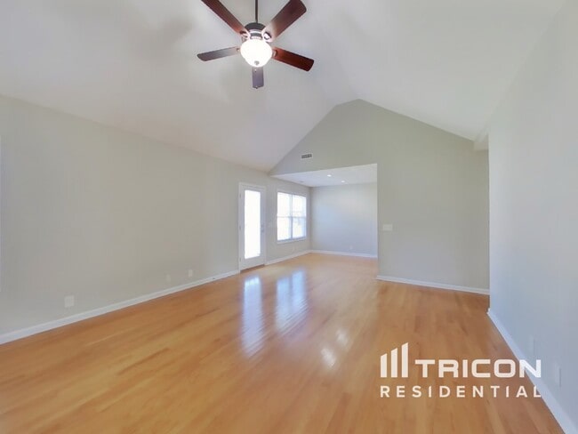 Building Photo - 325 Brandywine Ln