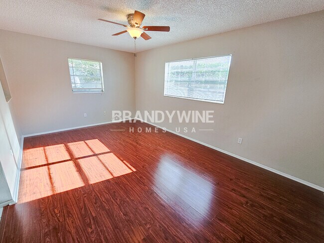 Foto del edificio - NEW Lower Rental Rate Leasing Special: Mar...