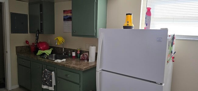 Foto del edificio - 1600 S N St