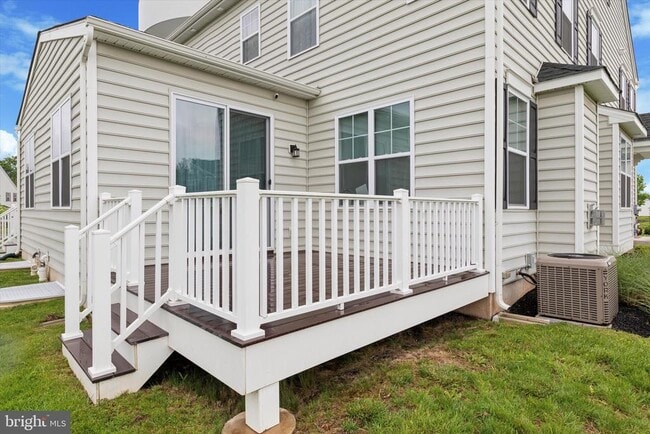 Building Photo - 209 Hillstone Cir