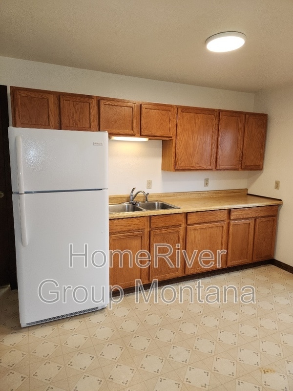 Foto del edificio - 724 Strand Ave