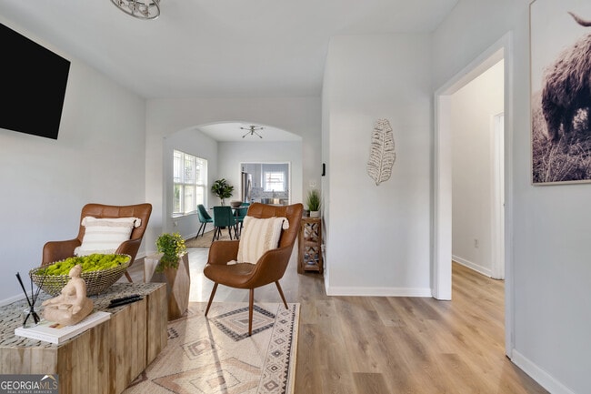 Foto del edificio - 56 Holly Rd NW
