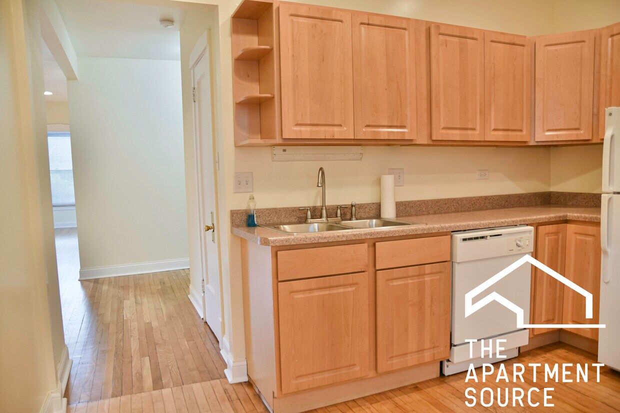 Foto principal - 1264 W Montrose Ave