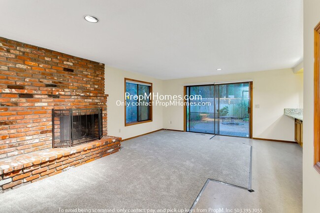 Building Photo - Lake Oswego Three Bedroom Ranch On 1/4 Acre! DEPOSIT SPECIAL