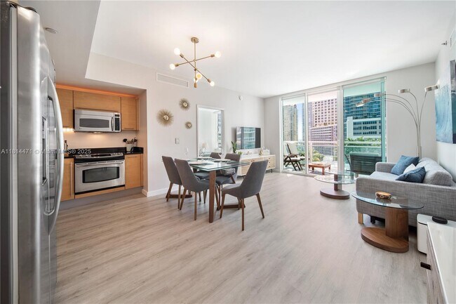 Building Photo - 950 Brickell Bay Dr