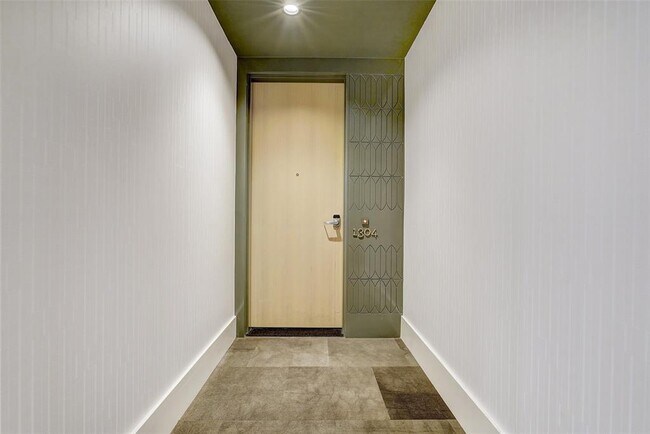 Building Photo - 501 West Ave