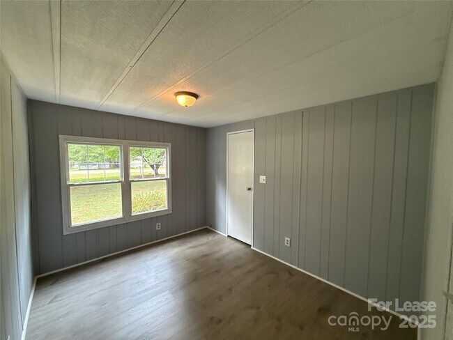 Building Photo - 5248 Montana Cir NW
