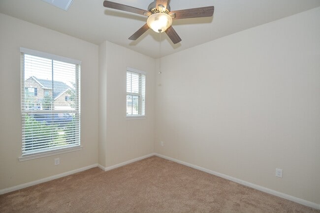 Building Photo - 20215 Stonebridge Terrace Dr