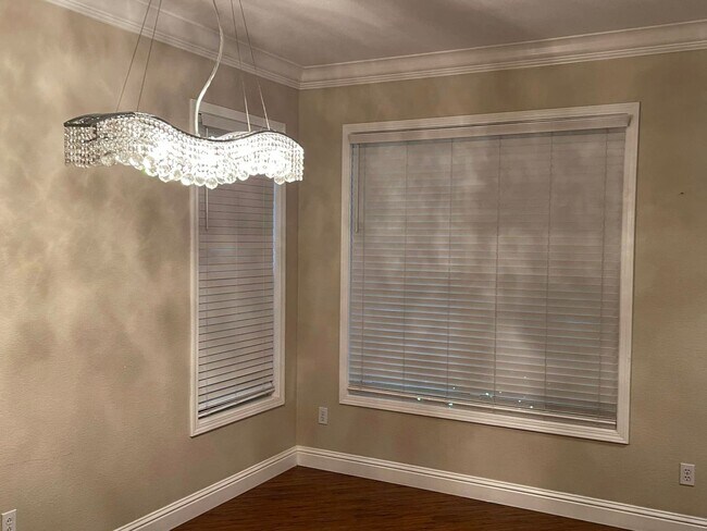 Building Photo - Home for Rent in Sacramento (Rosemont Park)