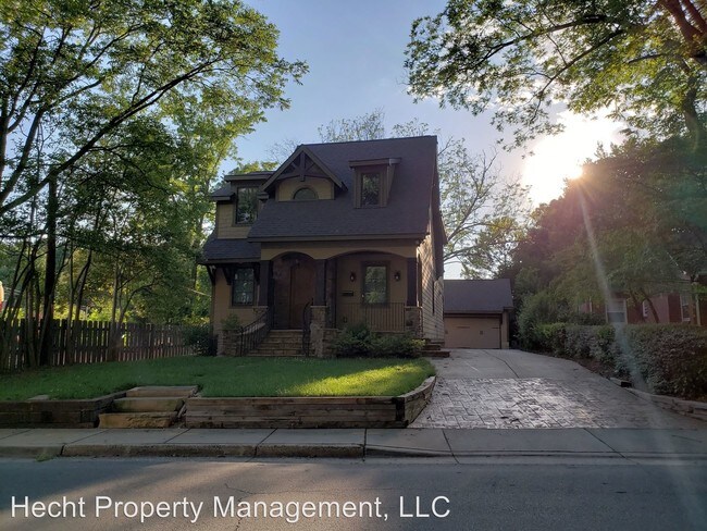 Building Photo - 4 br, 3 bath House - 1617 Chatham Ave