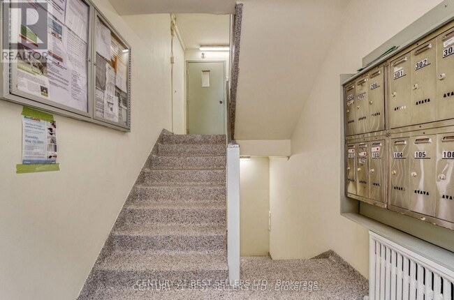 Building Photo - 990-990 O'Connor Dr