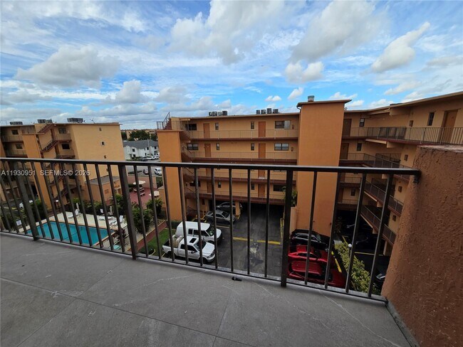 Foto del edificio - 1800 W 54th St