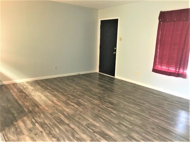 Foto del edificio - 520 E Lagrange St