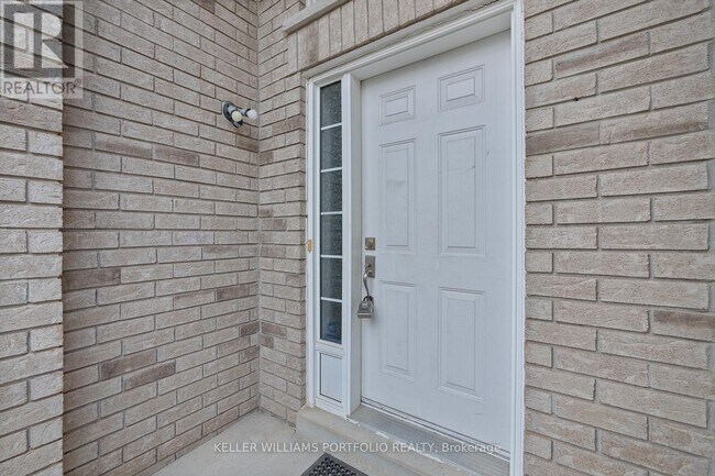 Building Photo - 33 Cedarvalley Blvd