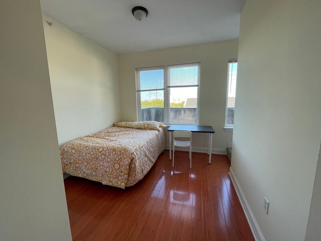 Foto principal - 678 N 33rd St