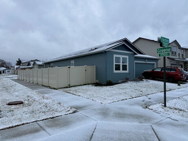 Foto del edificio - New Construction 4 Bed Mead School District Rancher w/ Fully-Fenced Yard and Attached Garage!