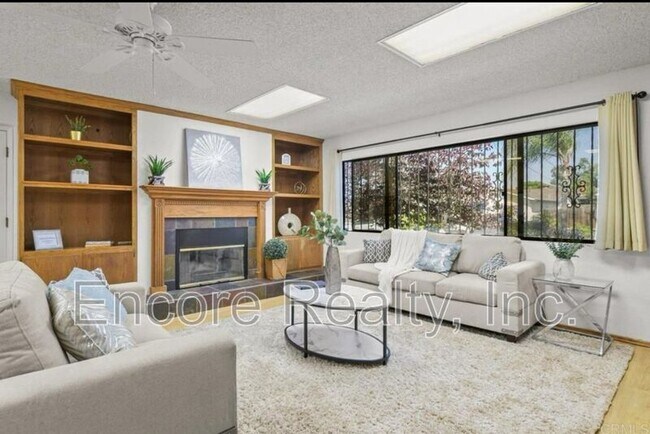 Foto del edificio - 7384 Ballinger Ave