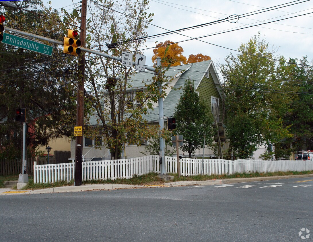 Foto principal - 7142 Carroll Ave