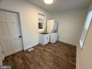 Building Photo - 601 Hawley St