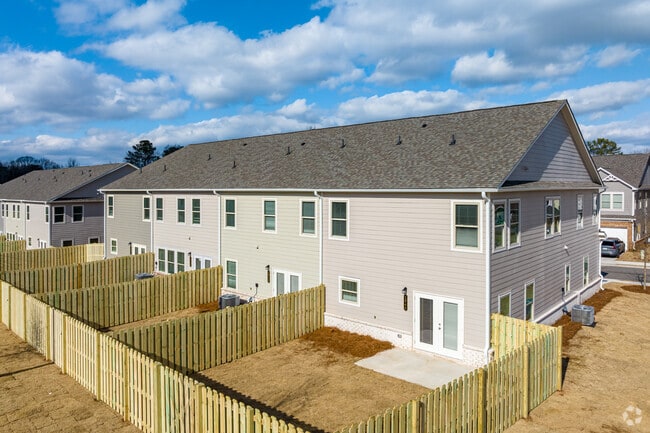 Building Photo - Tranquil Gardens