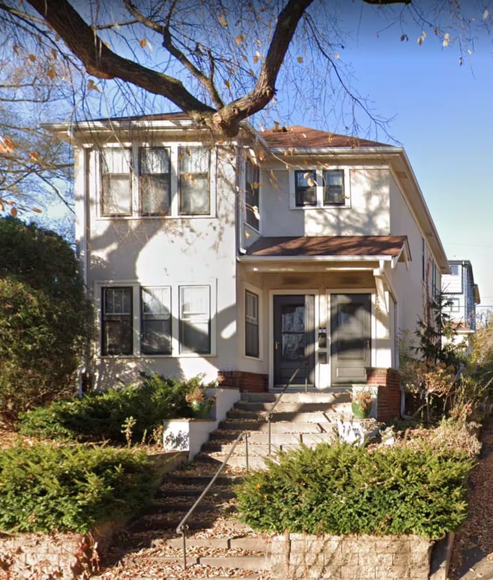 Upper Unit - 3452 Girard Ave S