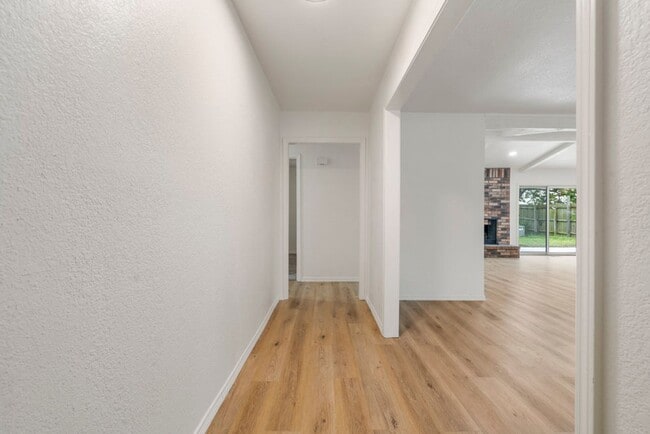 Building Photo - 3 Bed | 2 Bath near Downtown Tulsa!