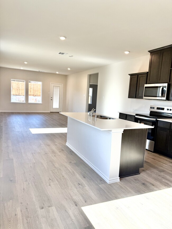 Foto del edificio - 1702 Fawn Crk Dr