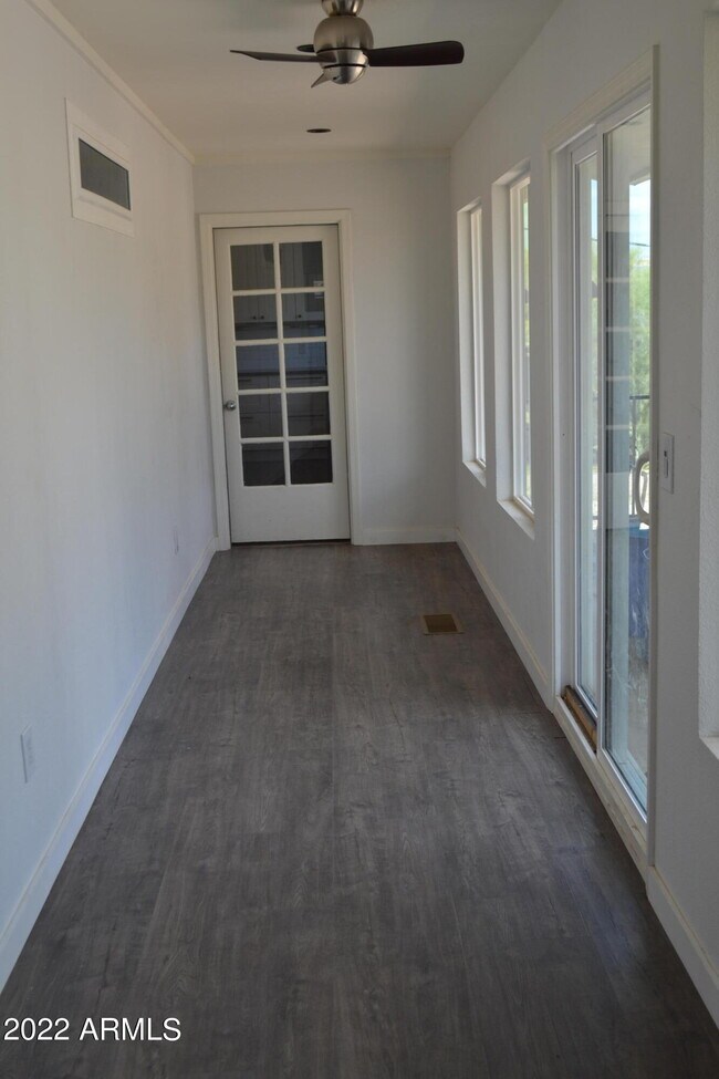 Foto del edificio - 6280 E Roundup St