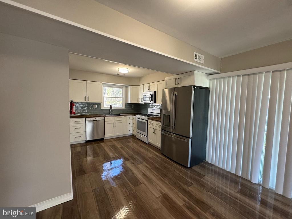 5 Maynard Dr Unit 5A, Gloucester Township, NJ 08081 Room for Rent in Gloucester Township, NJ