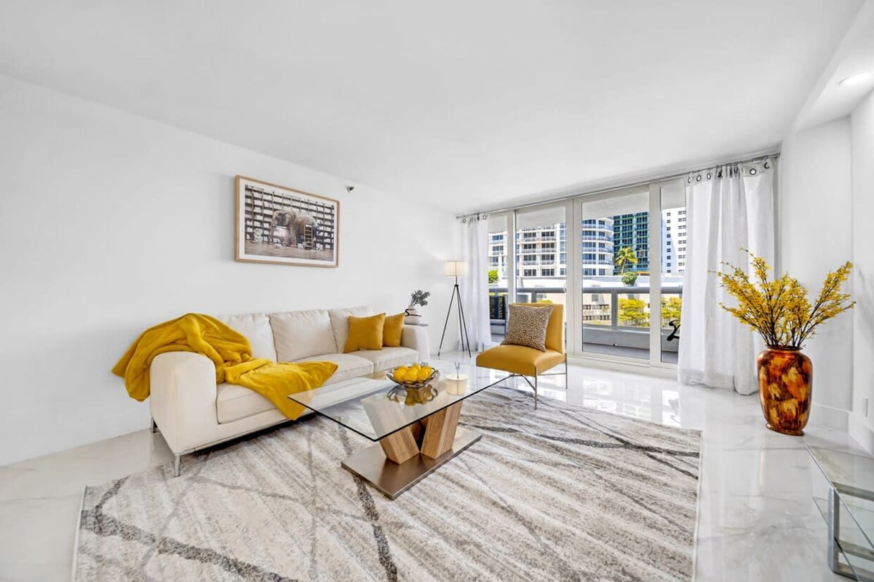 Foto principal - 1717 N Bayshore Dr