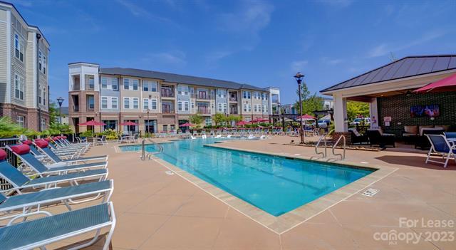 Foto del edificio - 16408 Holly Crest Ln