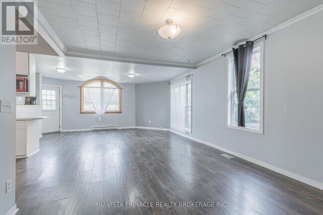 Photo du bâtiment - 132 Wharncliffe Rd N