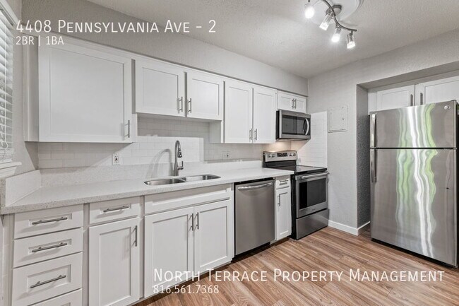 Building Photo - Spacious & Modern 2 Bed Apartment with Bal...