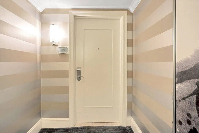 Building Photo - 4401 Collins Ave