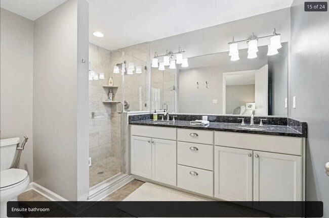 Foto del edificio - 903 Sulgrave Ln