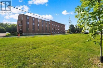 Building Photo - 6-16 John St S