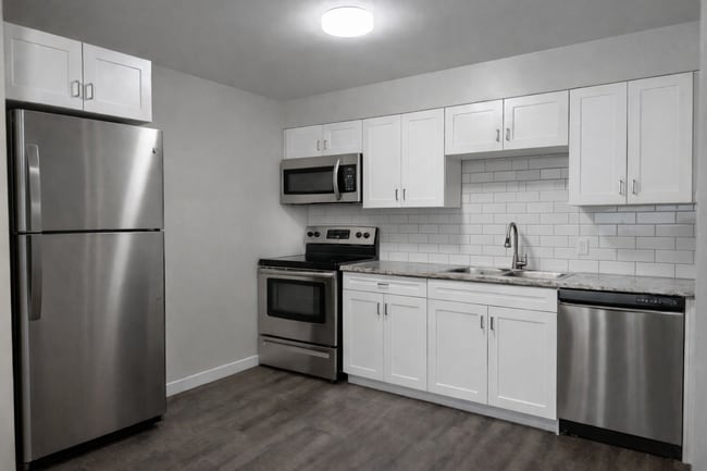 Photo du bâtiment - FRESHLY RENOVATED 2 BEDROOM 1 BATHROOM UNIT!