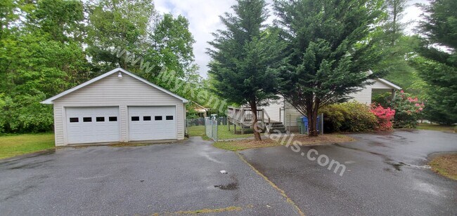 Building Photo - 134 Gashes Creek Rd.
