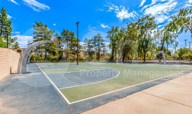 Foto del edificio - 4354 N 82nd St