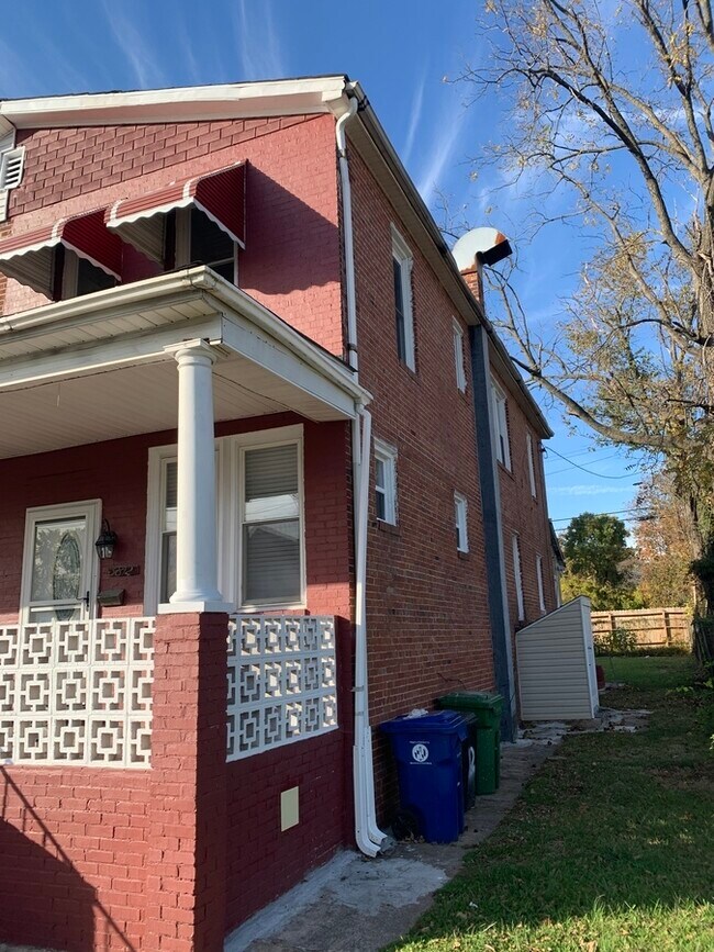 Building Photo - 3812 W Cold Spring Ln