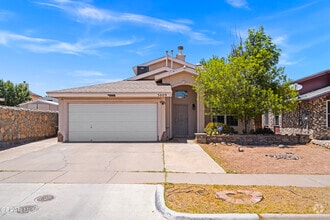 Building Photo - 5009 Cedar Sands Ln