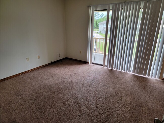 Foto del edificio - 843 Asheville Dr