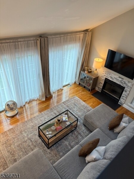 Foto del edificio - 4632 Bloomingdale Dr