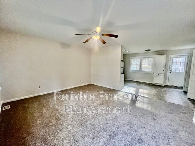 Foto del edificio - 1703 Foxwood Dr