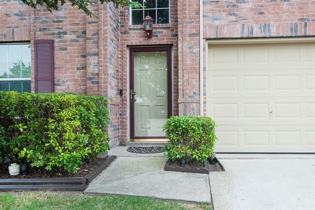 Building Photo - 620 Alcove Dr