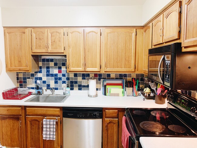 Building Photo - W177N9747 Riversbend Cir E