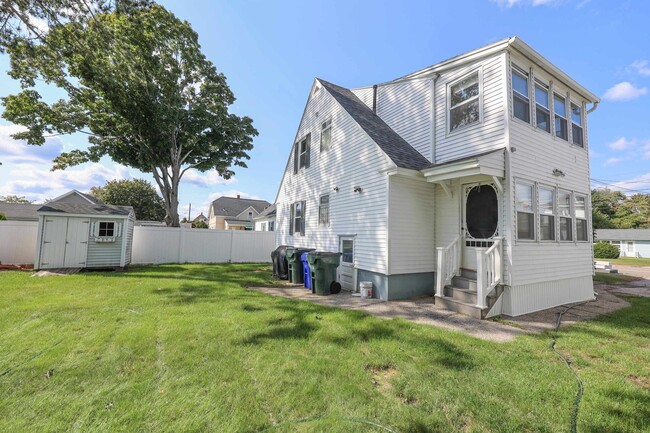 Building Photo - 435 Cilley Rd