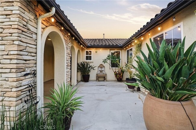 Foto del edificio - 16935 Eagle Peak Rd