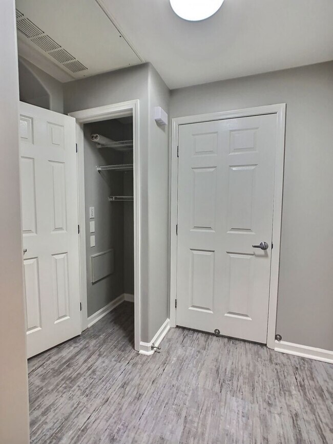 Photo - 1 Bedroom Condo for Rent at The Plaza